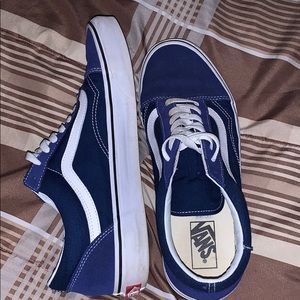 Men’s 10.5 Women’s 12 Vans